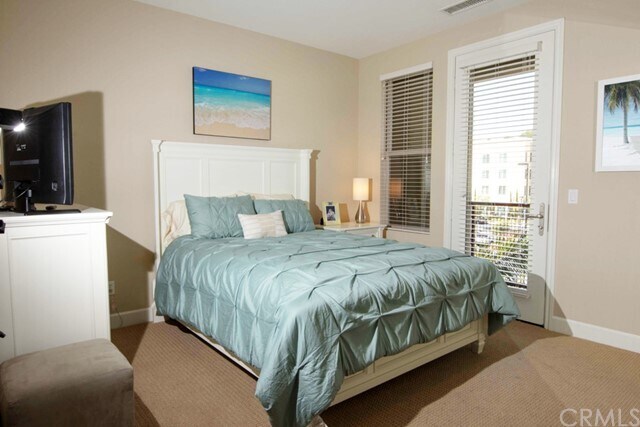 Building Photo - 69 Vantis Dr