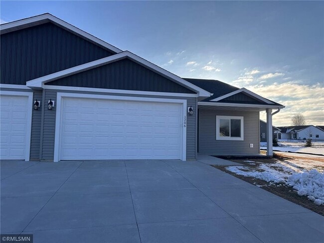 Building Photo - 1206 Poppy Ct