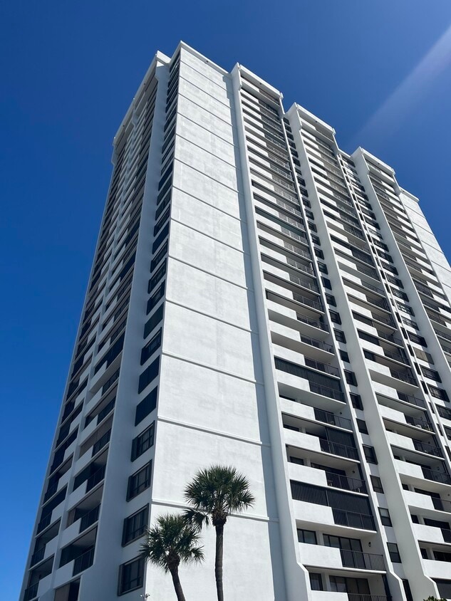 Foto principal - 5600 N Flagler Dr