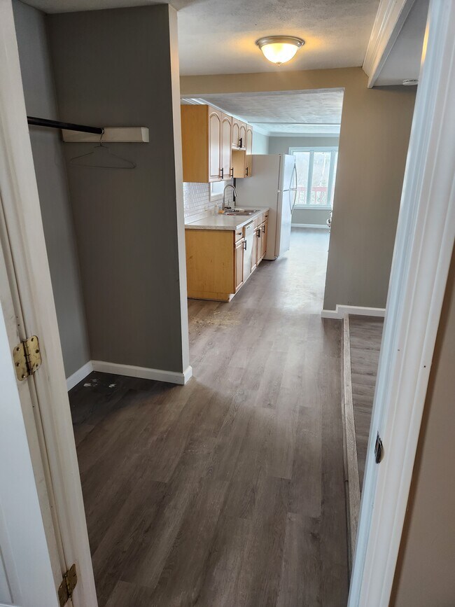 Building Photo - 78 Pond View Rd