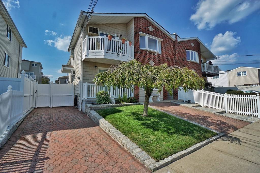 135 Kiswick St, Staten Island, NY 10306 House Rental in Staten Island