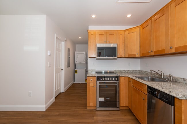 Building Photo - 43 Main St