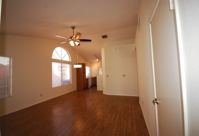 Building Photo - 1725 E Carson Rd