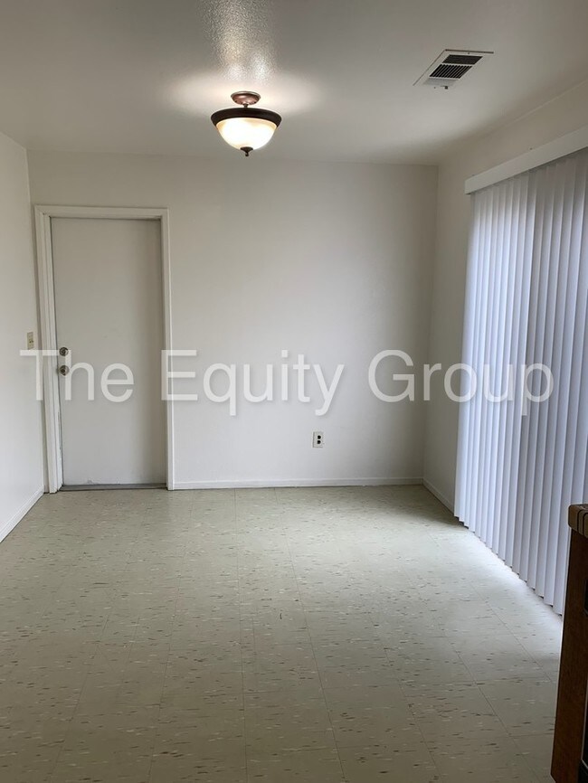 Foto del edificio - 2 Story Townhome available in Porterville!