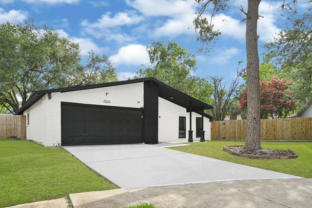 Foto del edificio - 18318 Cassina Ln