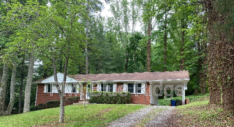 Foto principal - 325 Comet Dr