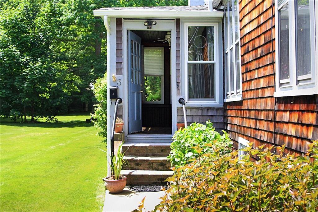 31 Cranston Ave Unit 3, Newport, RI 02840 Condo for Rent in Newport, RI