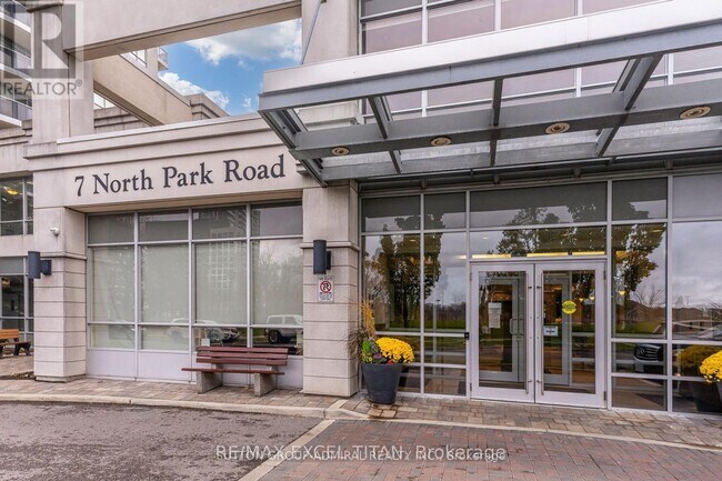 Photo du bâtiment - 7 N Park Rd