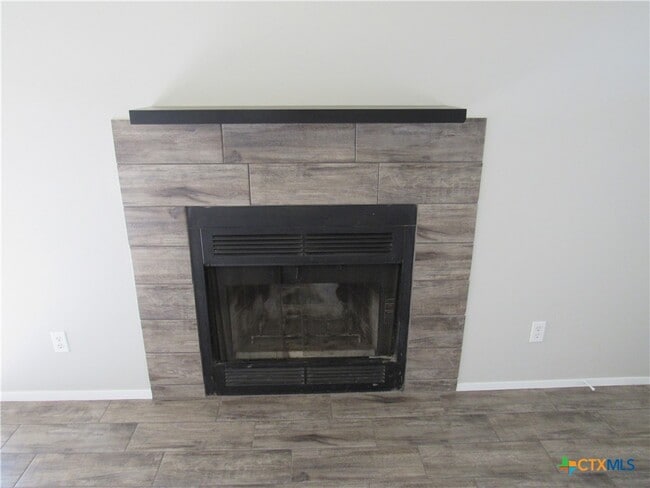 Building Photo - 3703 Holbert Dr