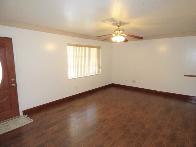Foto del edificio - 1358 Arrow St
