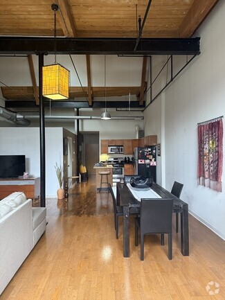 Building Photo - 160 Fremont St