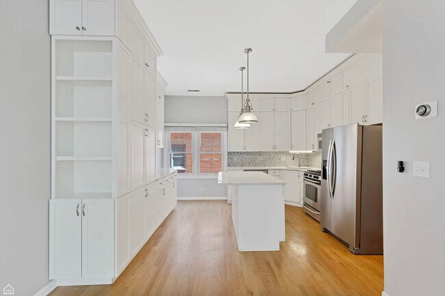 Foto del edificio - 855 W Erie St