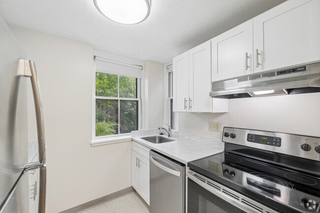 1BR, 1BA - 680SF - Kitchen - Anderson Place Apartments
