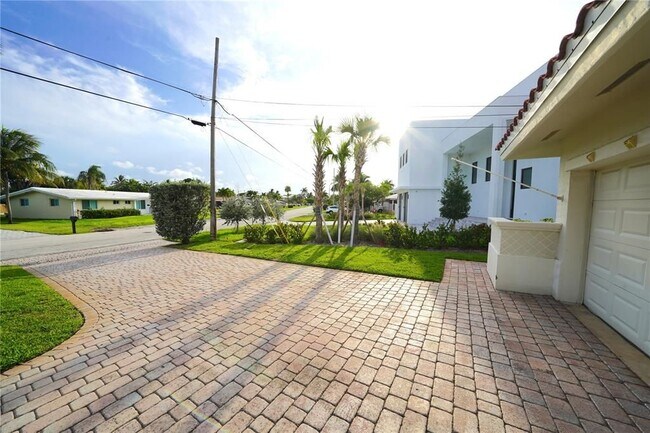 Foto del edificio - 2761 NE 22nd Ct