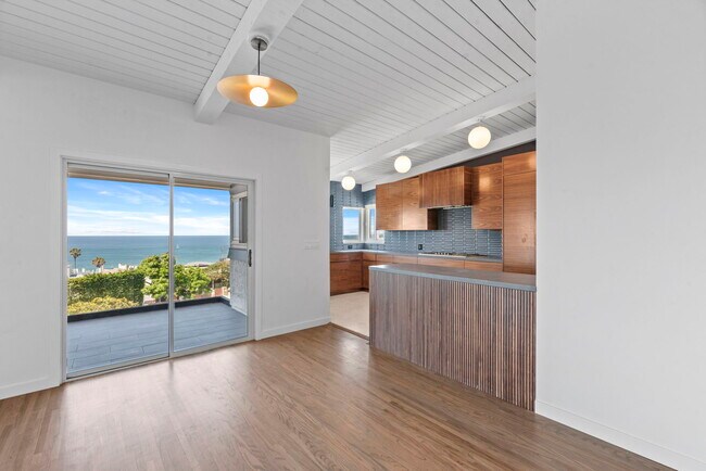 Foto del edificio - 7512 Rindge Ave