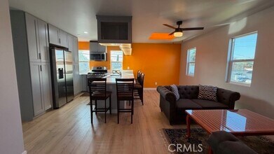 Building Photo - 2413 La Crescenta Ave