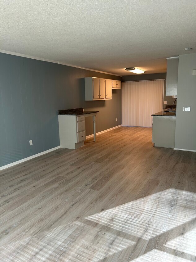 Foto principal - 33 Phillips Dr