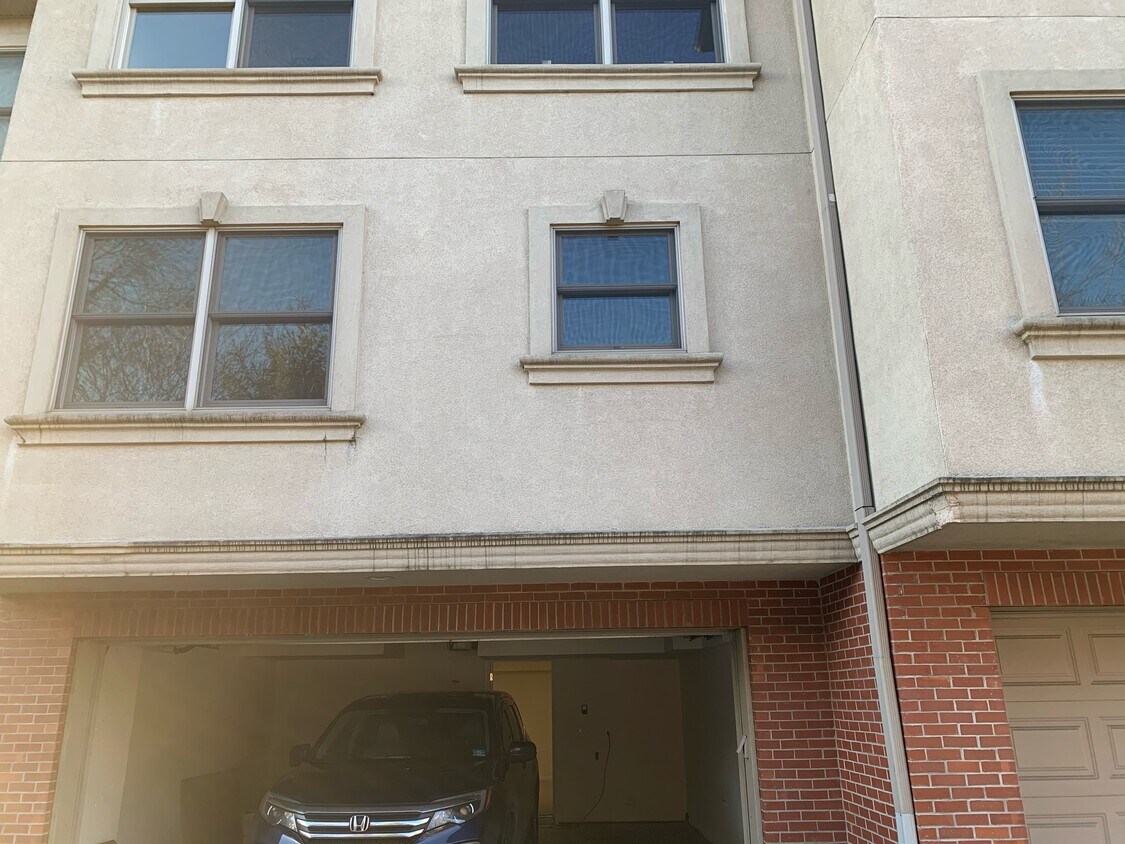 Primary Photo - 334 Gorge Rd