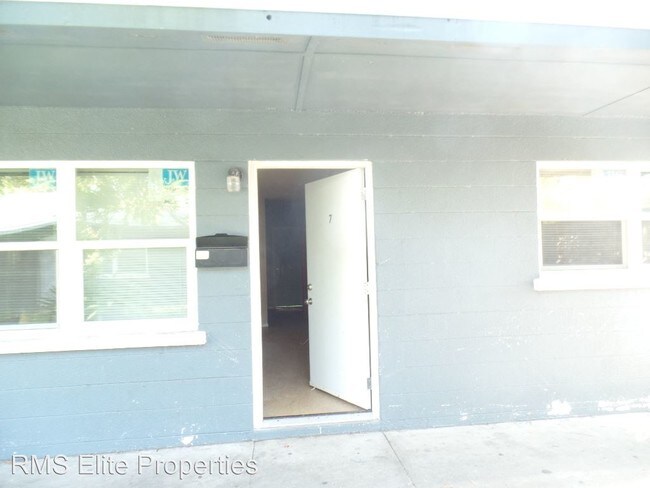 Building Photo - 2409 13th St W