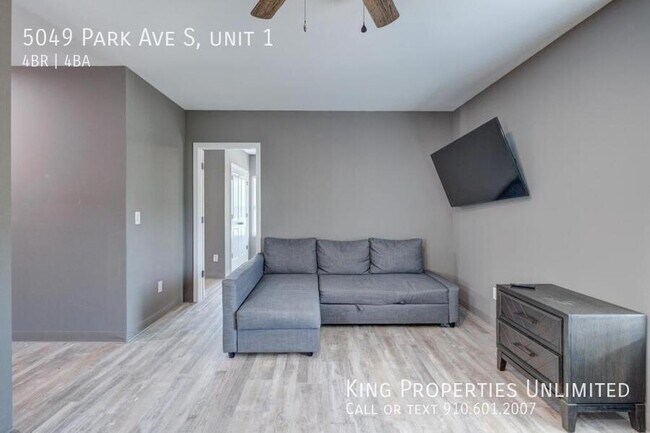 Building Photo - 5049 Park Ave