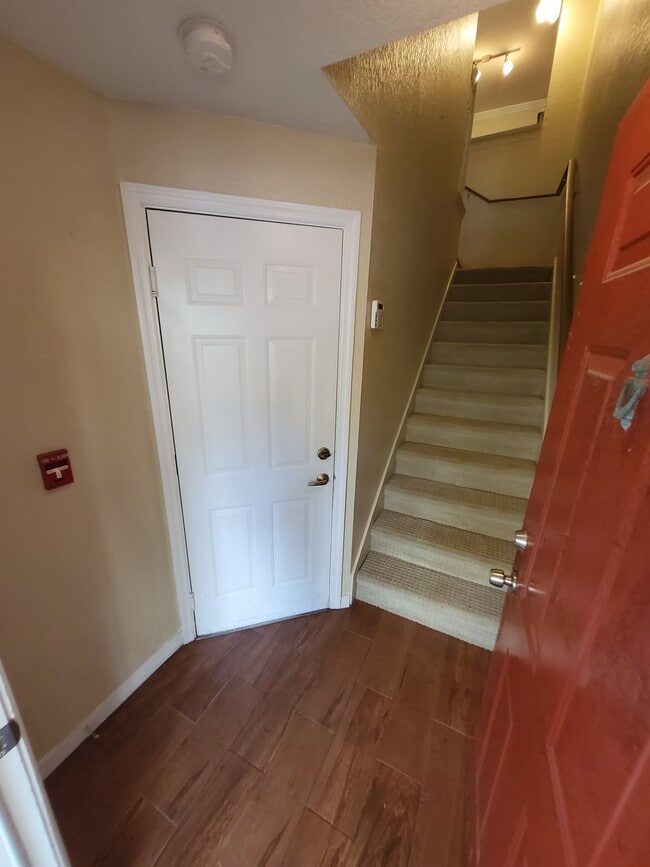 Foto del edificio - 1606 Legacy Park Dr