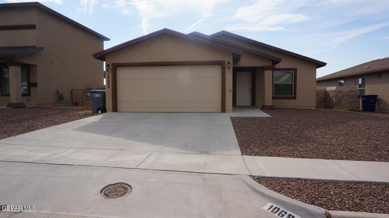 Foto principal - 10692 Canyon Sage Dr