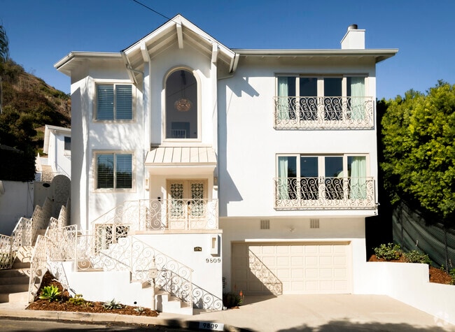 Building Photo - 9809 Beeson Dr