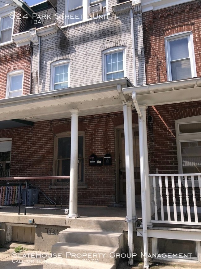 Building Photo - 624 Park St