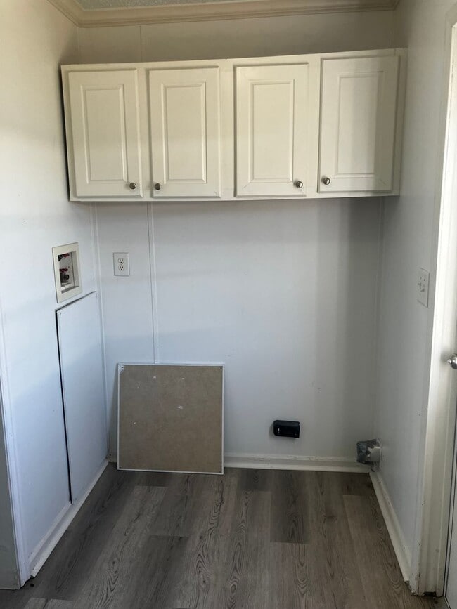 Building Photo - 3 Bedroom Trailer in New Iberia