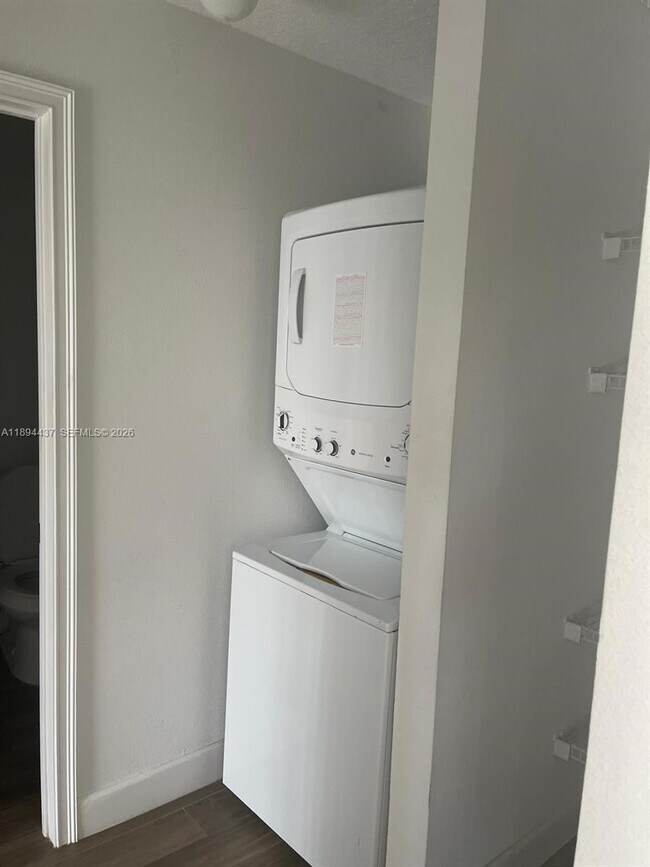 Foto del edificio - 10 Sheoah Blvd