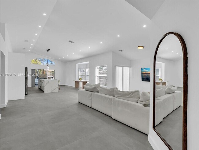 Foto del edificio - 4962 SW 32nd Way