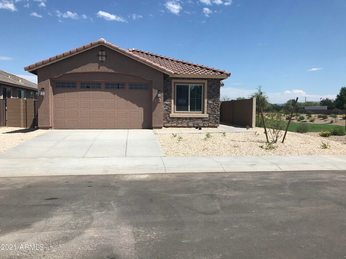 Foto principal - 3819 S 65th Ave
