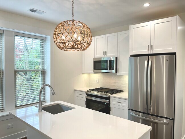 Foto del edificio - 3701 N Oakley Ave