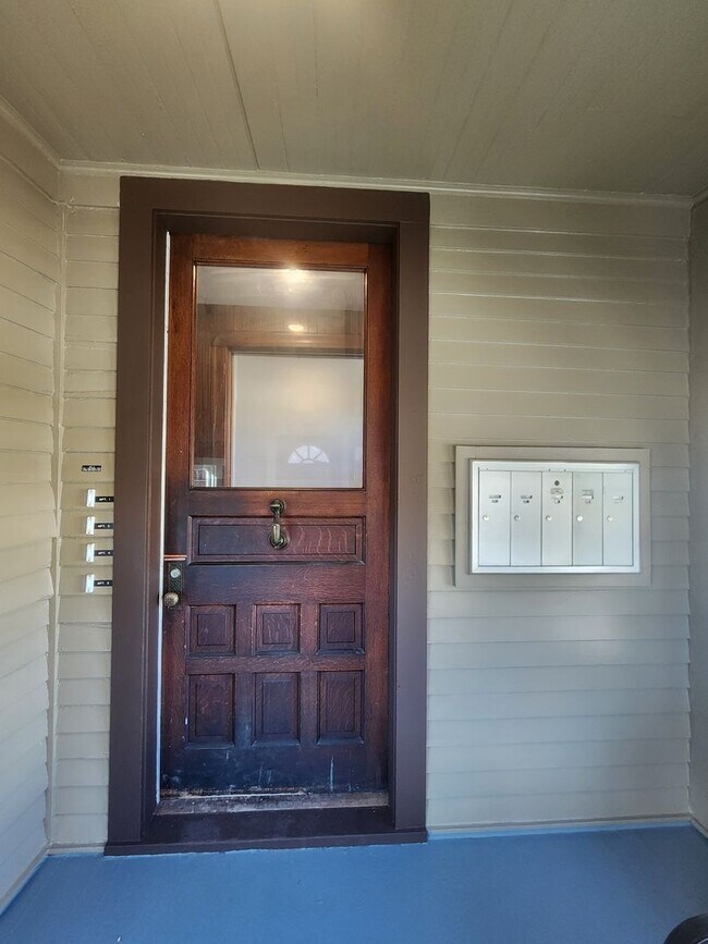 Foto del edificio - 1BR Unit - Freshly Remodeled