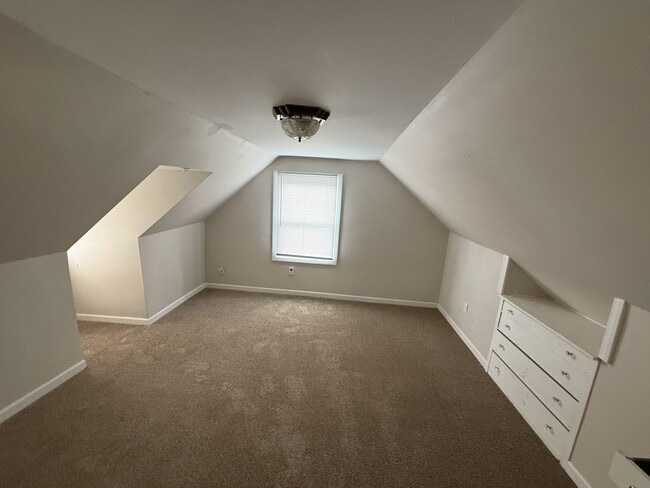 Building Photo - 117 Merigold Dr