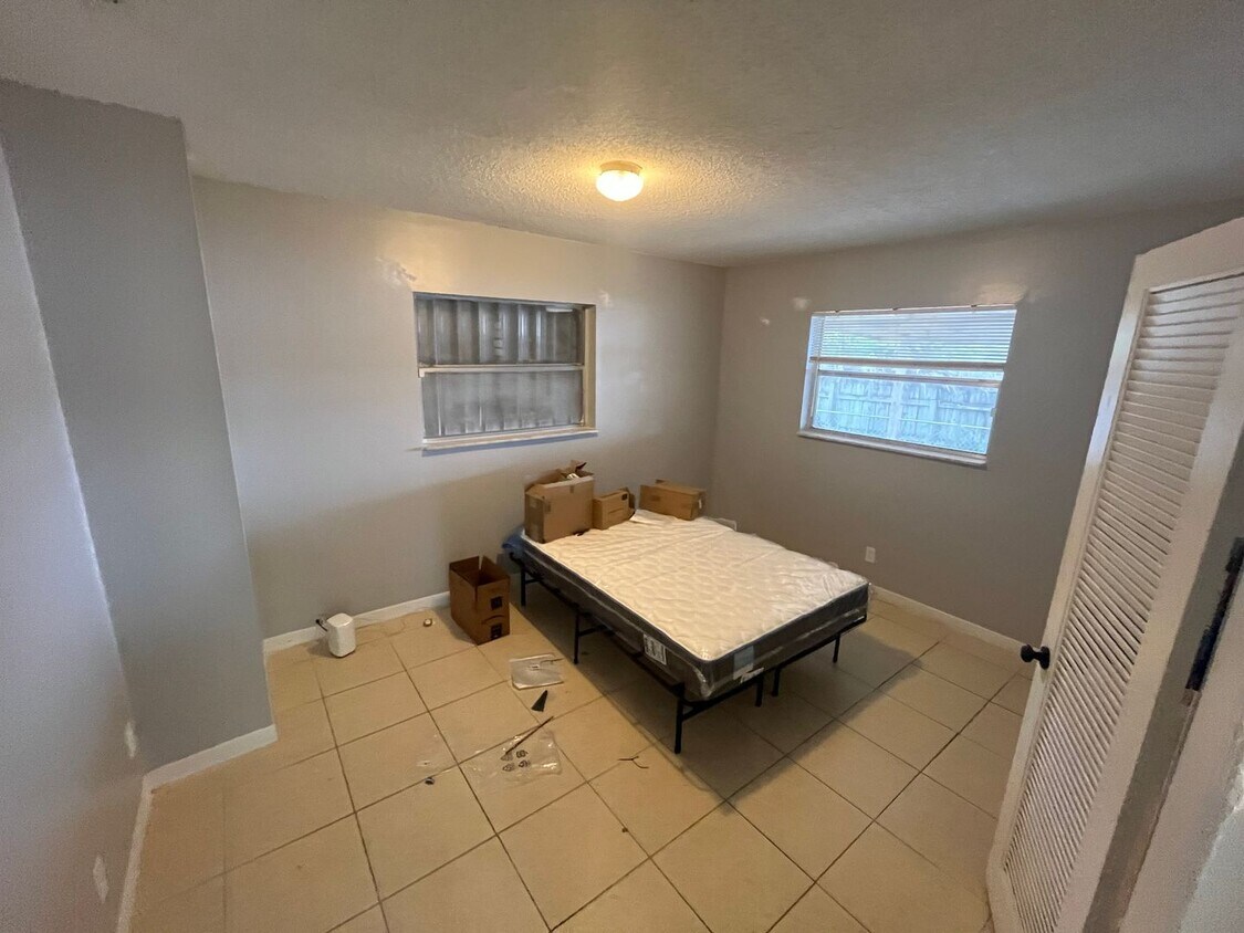 Foto del edificio - 6040 N Dixie Hwy