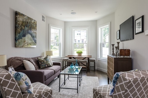 Foto del edificio - 45 Clement Ave