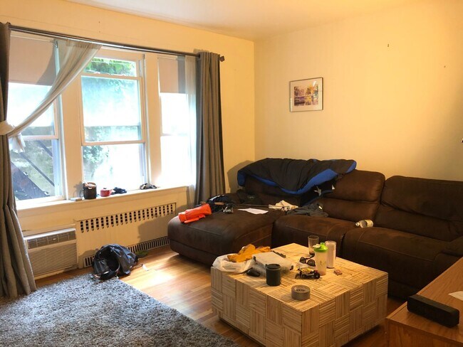 Building Photo - Convenient to  BU - 2 Bed 2 Bath