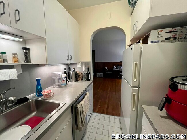 Foto del edificio - 1748 Beacon St