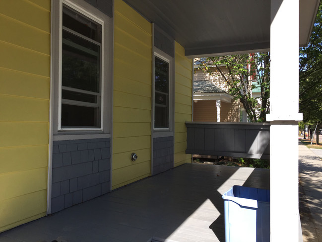 Building Photo - 133 Elmwood Ave