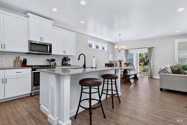Building Photo - Beautiful South Meridian Home