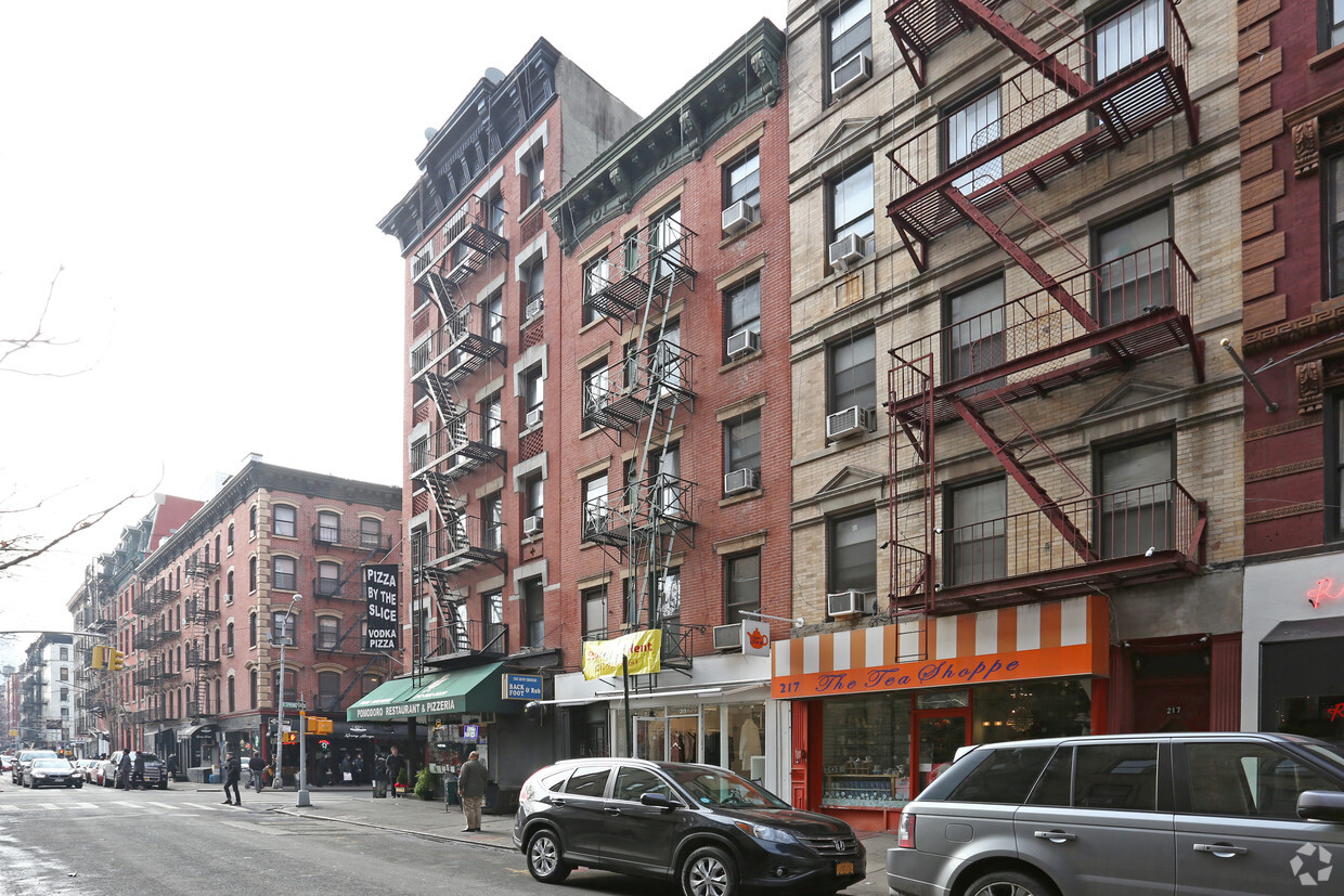 Building Photo - 215 Mulberry St
