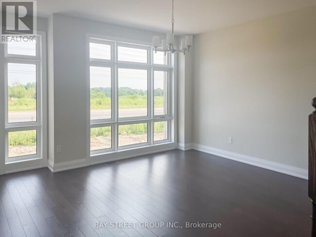 Building Photo - 993 Crowsnest Holw