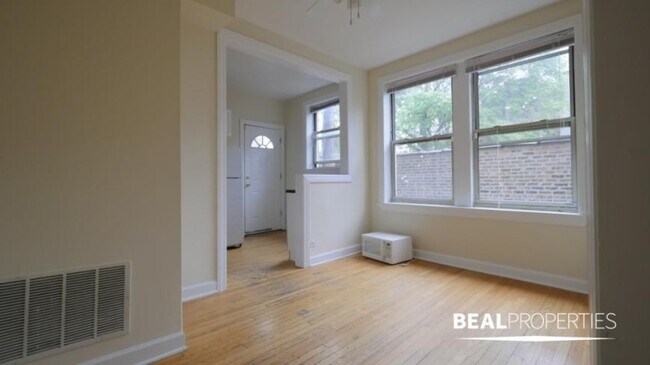 Foto del edificio - 1 bedroom in CHICAGO IL 60657