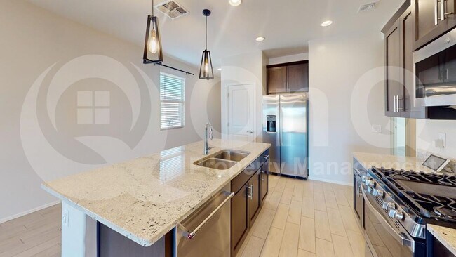 Building Photo - 10632 W Dickerson Dr