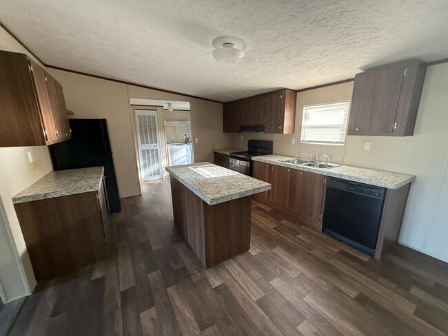 Building Photo - 16020 1/2 Sam Brookins St