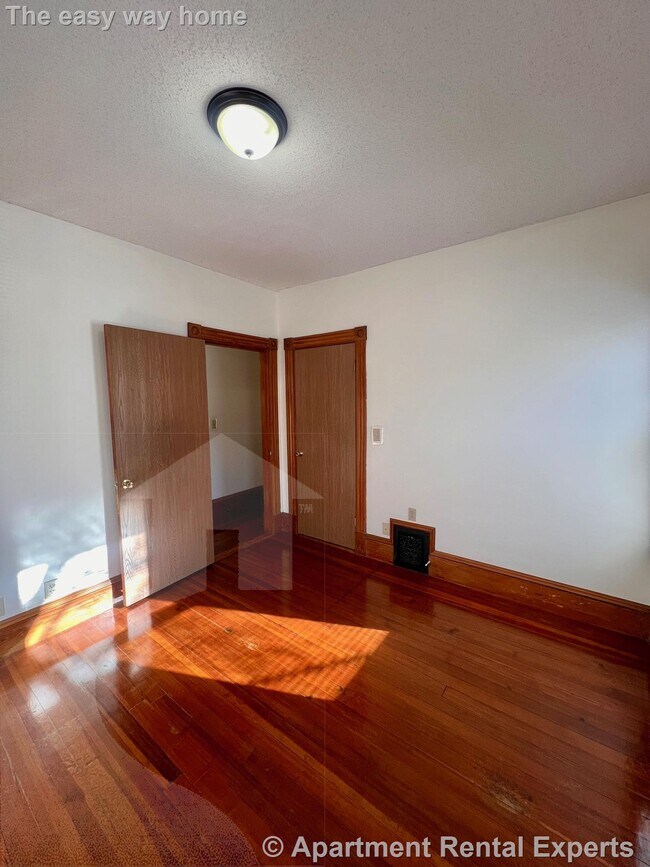 Foto del edificio - 22 Temple St