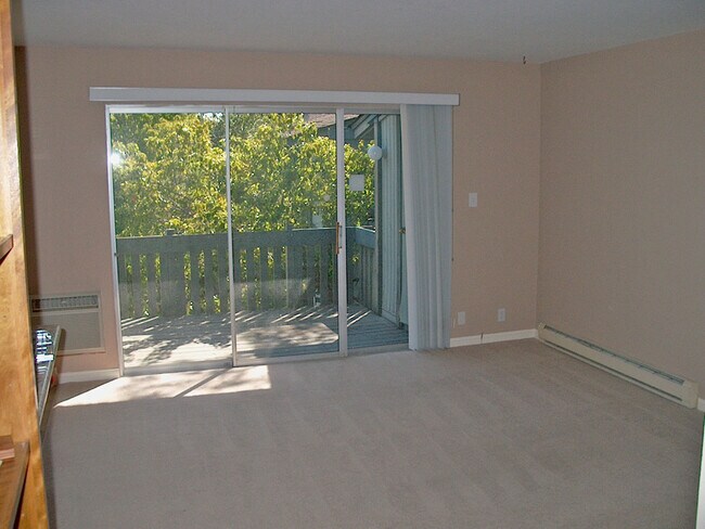 Building Photo - 1036 Oak Grove Rd. #110