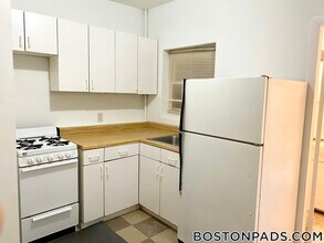Building Photo - 752 Huntington Ave