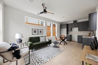 Building Photo - 1709 Maple Ave